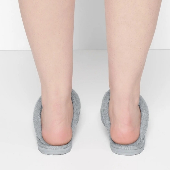 SKIMS HOTEL SLIPPER/ MOONSTONE/ NWOT/size 36 (5.5) - Picture 4 of 12